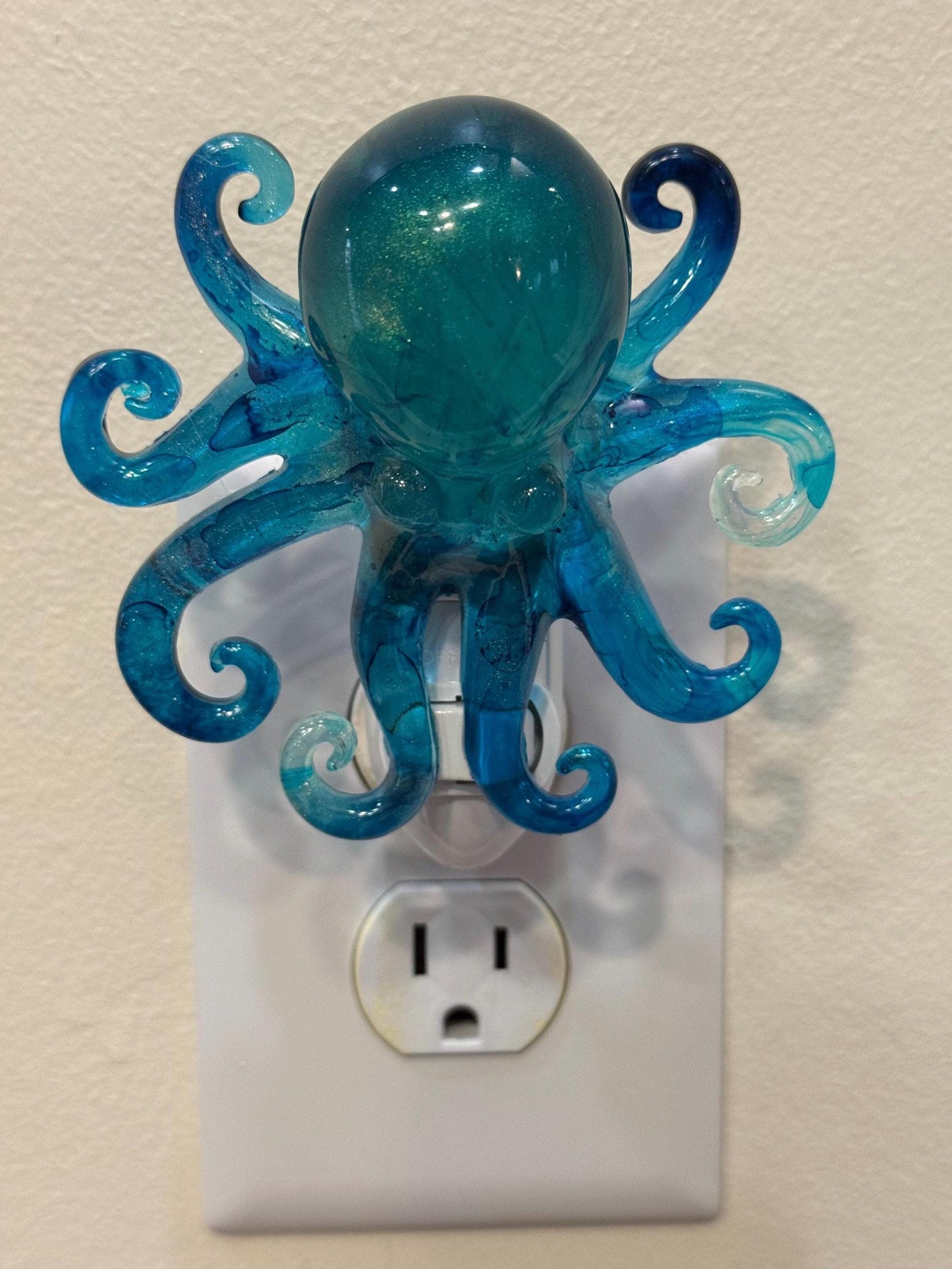 Octopus Ocean Night Light Handmade Resin Lamp with Nautical Charm | Aquarium-themed Decor | Sea Creature